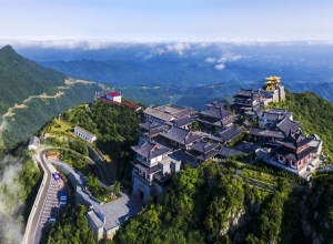 ����һ��ȥ�������S��6�l���ξ�Ʒ��(xi��n)·���r